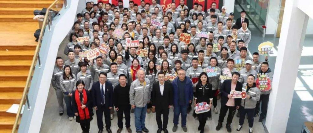 With the Beginning Heart and Endeavor, Riding on the Change and Setting Sail Again Xinsong Medical 2024 Annual Grand... 秉初心 奋勉行 乘变革 再启航 新松医疗2024年度大...